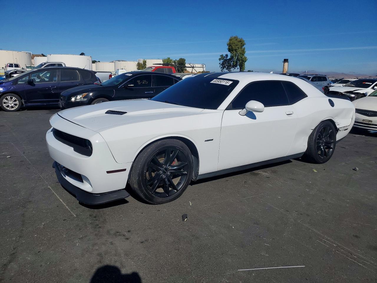 2016 Dodge Challenger R/T - zdjęcie główne