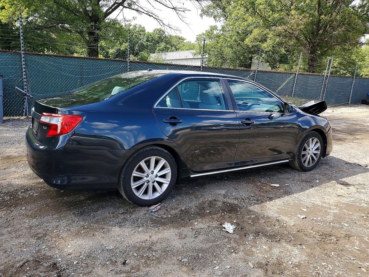 2014 Toyota Camry Xle - zdjęcie 3