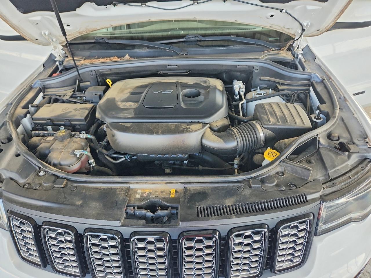 2021 Jeep Grand Cherokee Laredo - zdjęcie 11