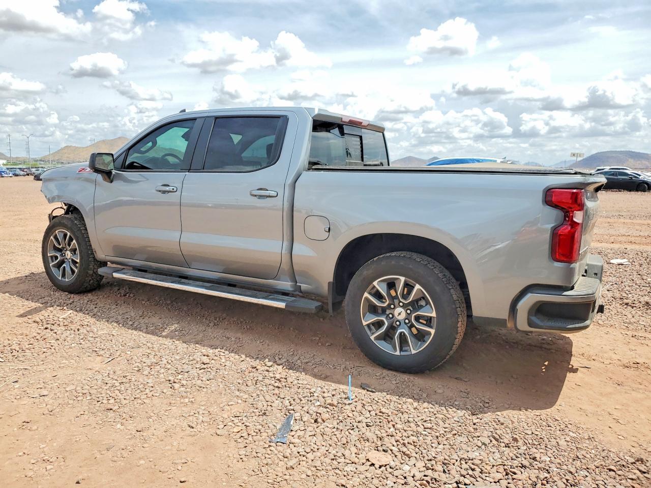 2024 Chevrolet Silverado K1500 Rst - zdjęcie 2