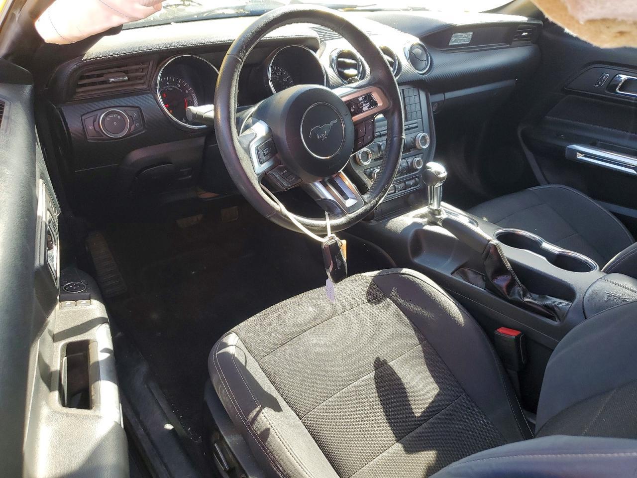 2016 Ford Mustang - zdjęcie 8
