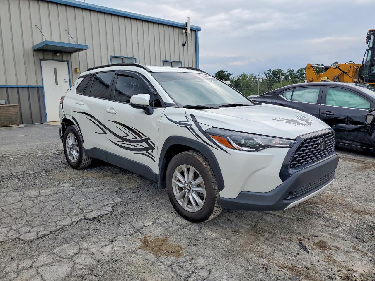 2024 Toyota Corolla Cross Le - zdjęcie 4