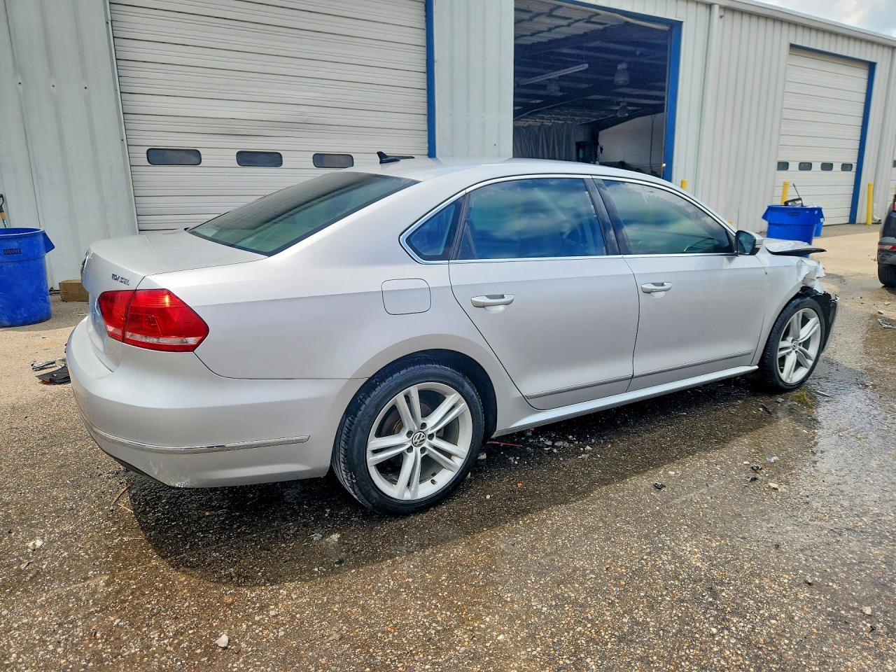 2015 Volkswagen Passat Sel - zdjęcie 3
