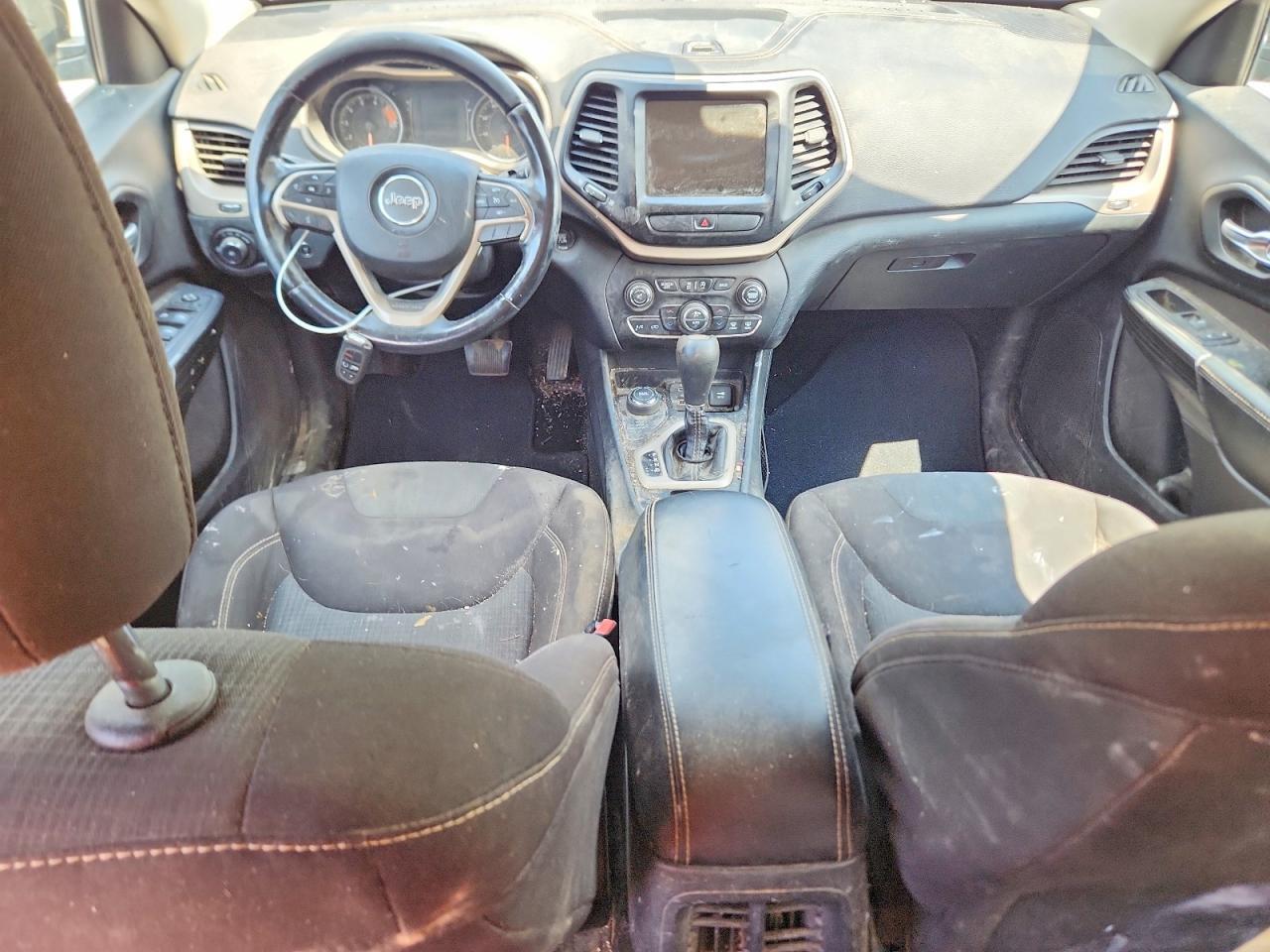 2016 Jeep Cherokee Latitude - zdjęcie 8