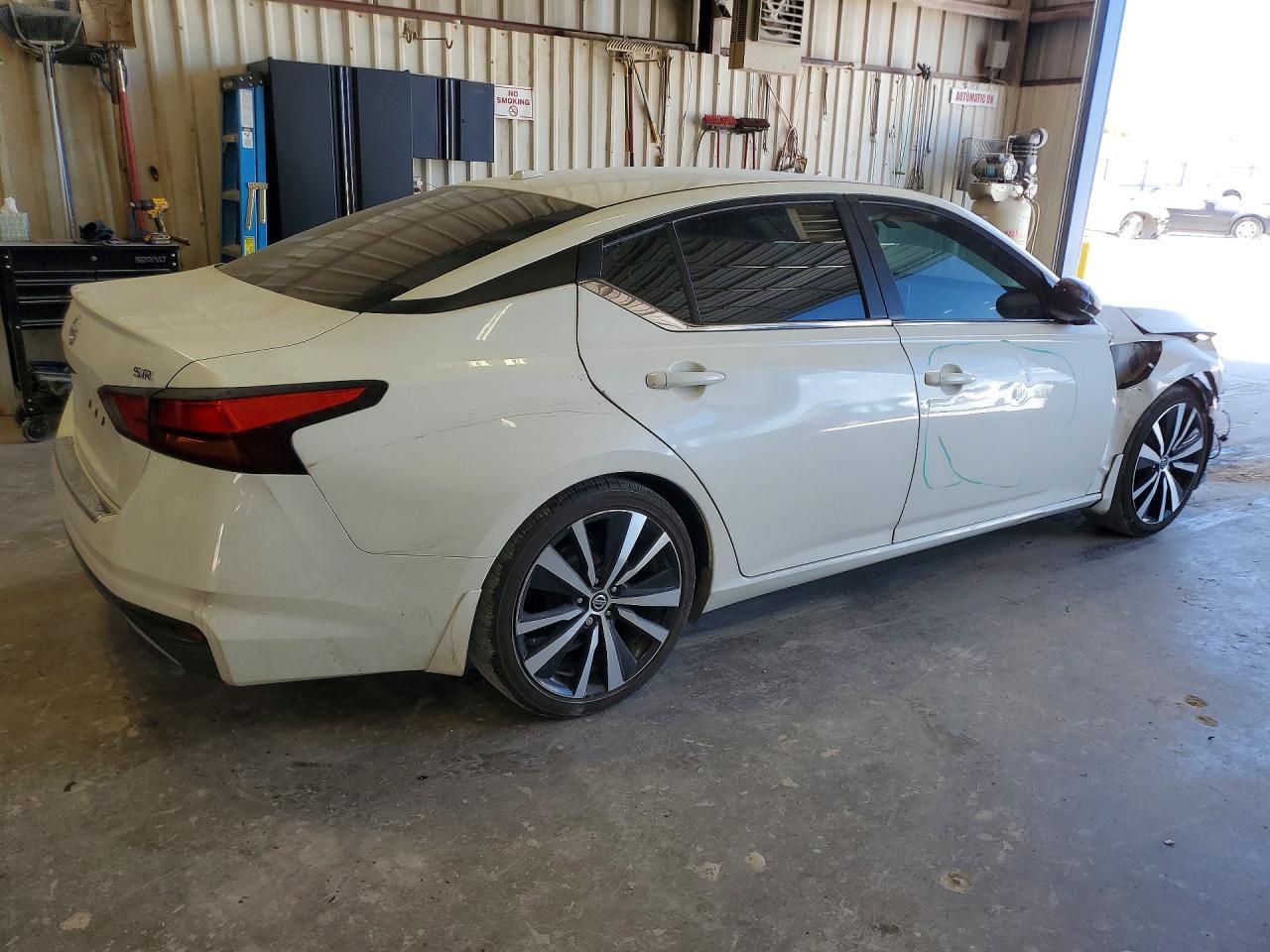 2019 Nissan Altima Sr - zdjęcie 3