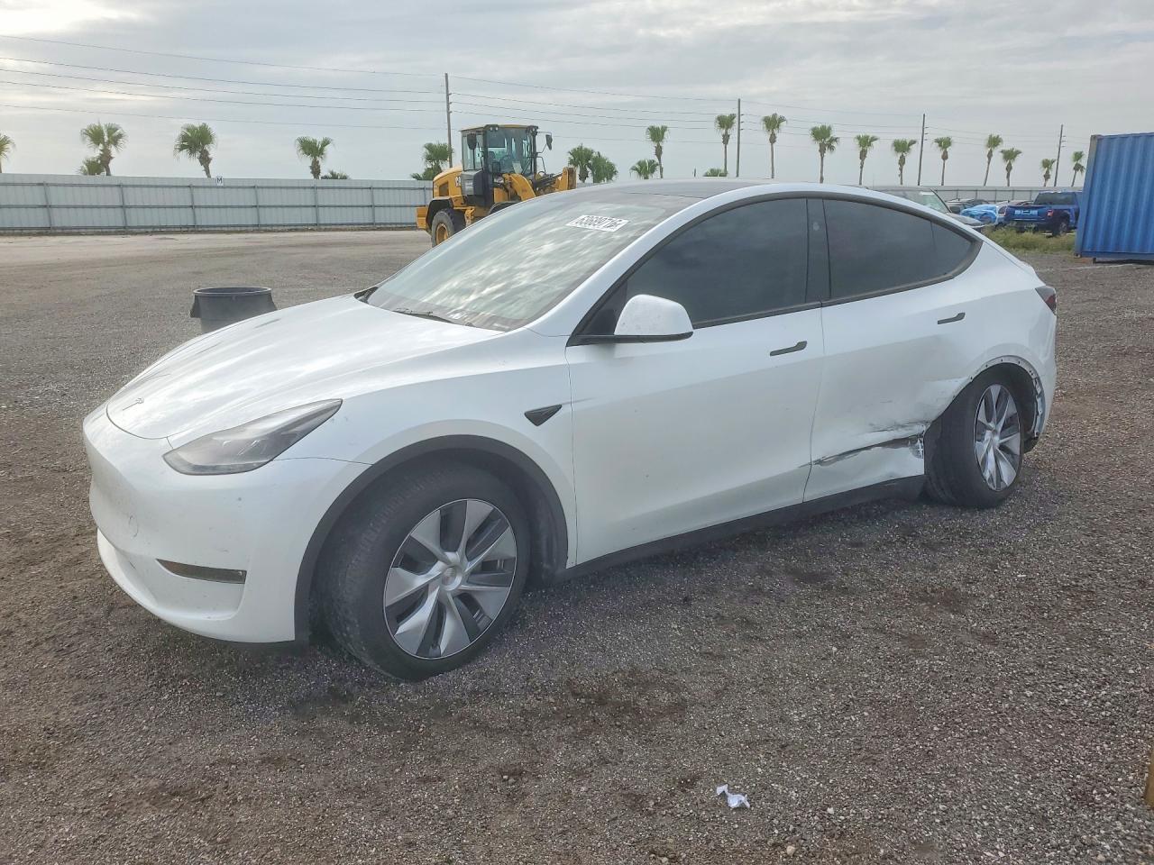 2024 Tesla Model Y - zdjęcie główne