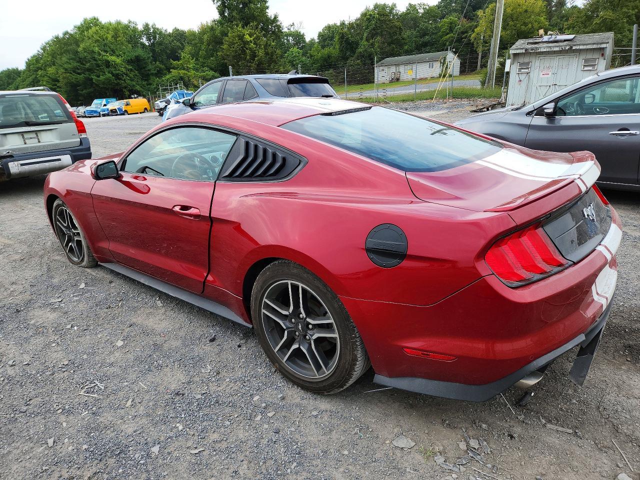 2020 Ford Mustang - zdjęcie 2