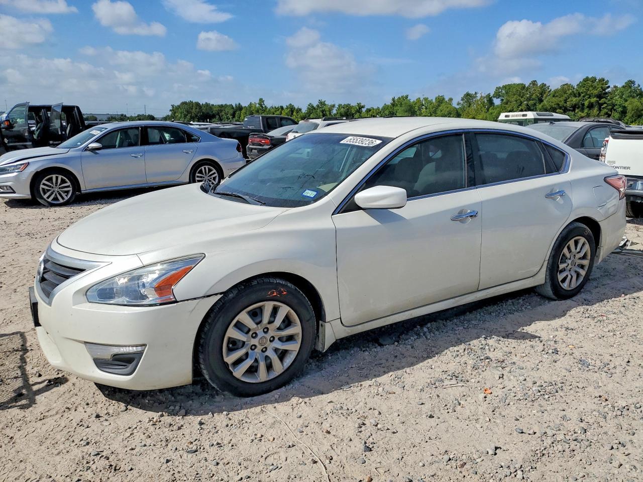 2014 Nissan Altima 2.5 S - zdjęcie główne