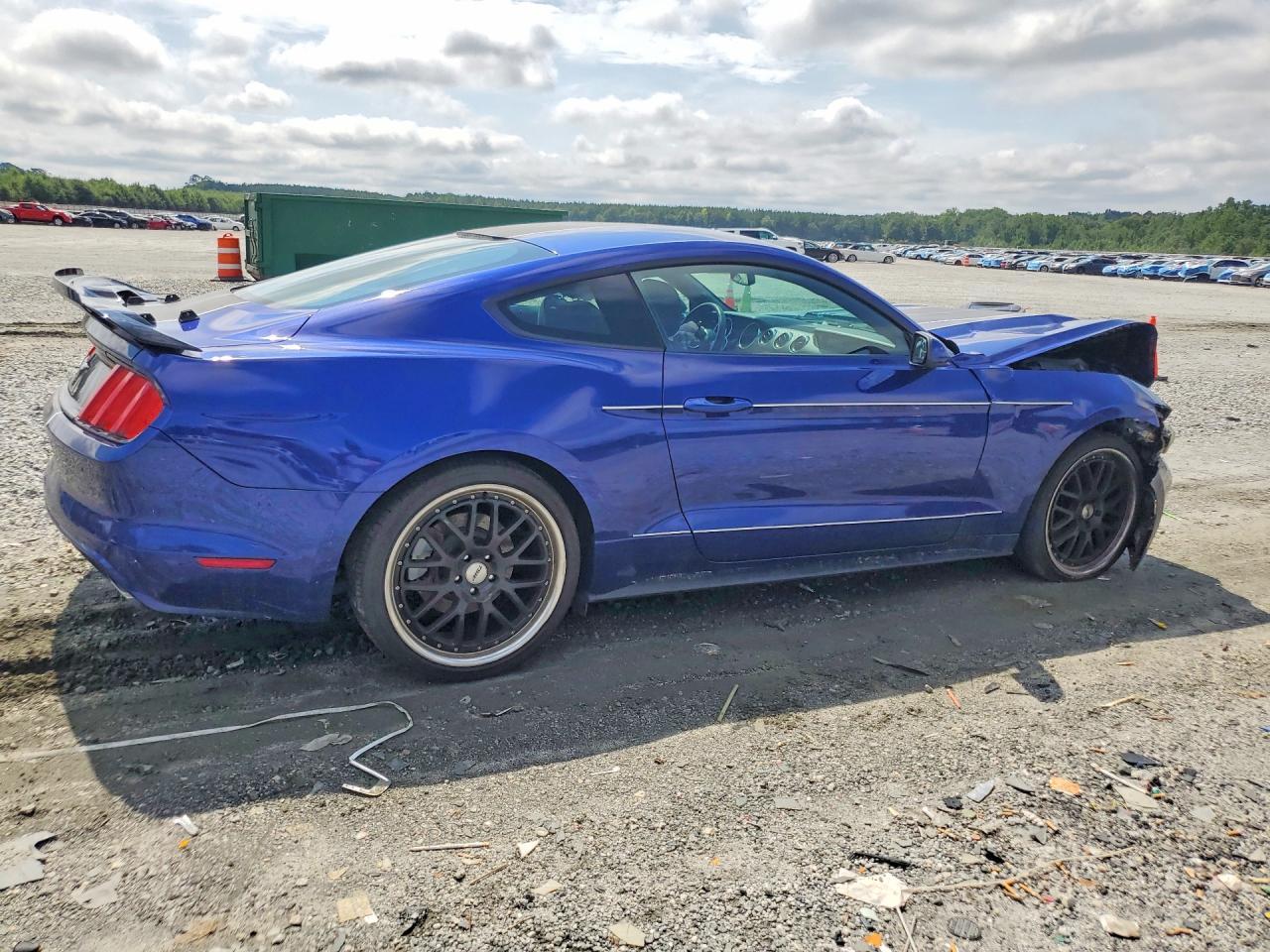 2015 Ford Mustang - zdjęcie 3
