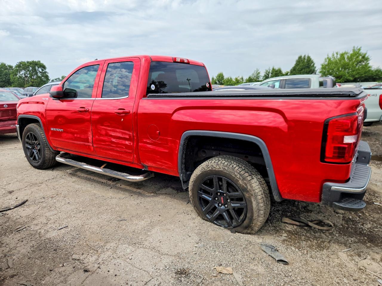 2018 GMC Sierra - zdjęcie 2