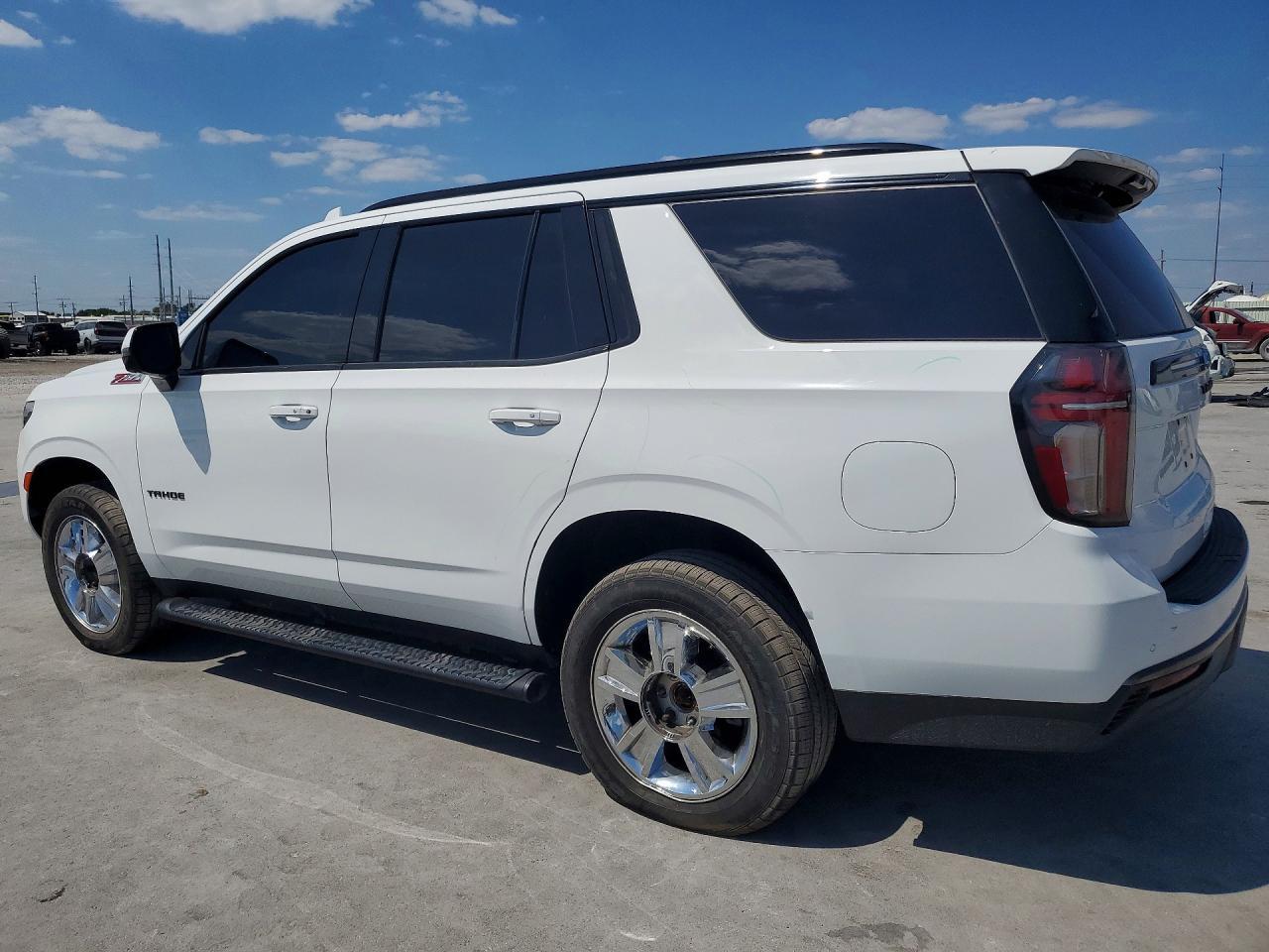 2022 Chevrolet Tahoe K1500 Z71 - zdjęcie 2