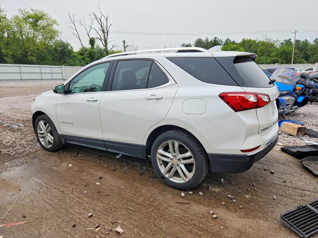 2019 Chevrolet Equinox Premier - zdjęcie 2