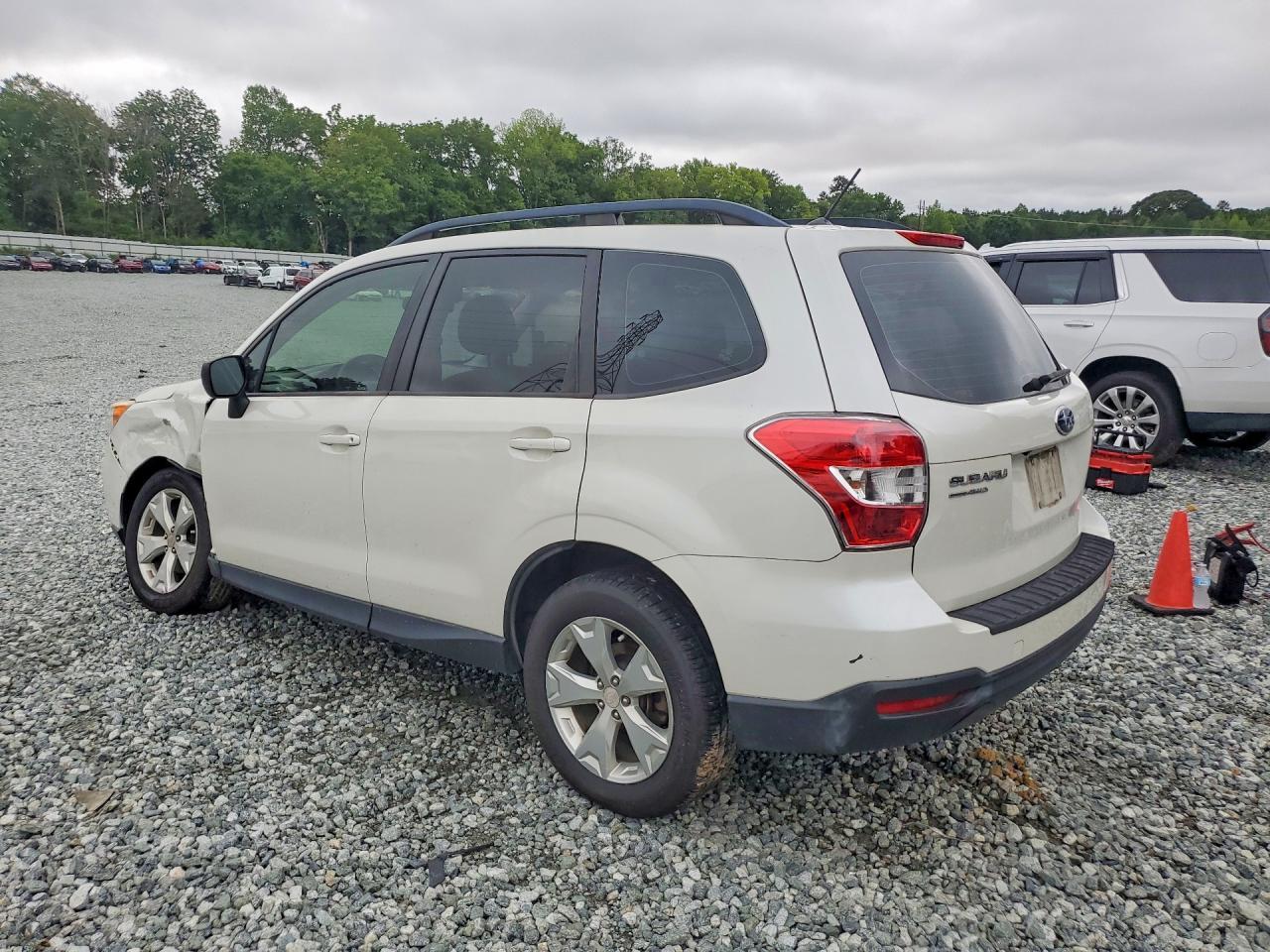 2015 Subaru Forester 2.5I - zdjęcie 2