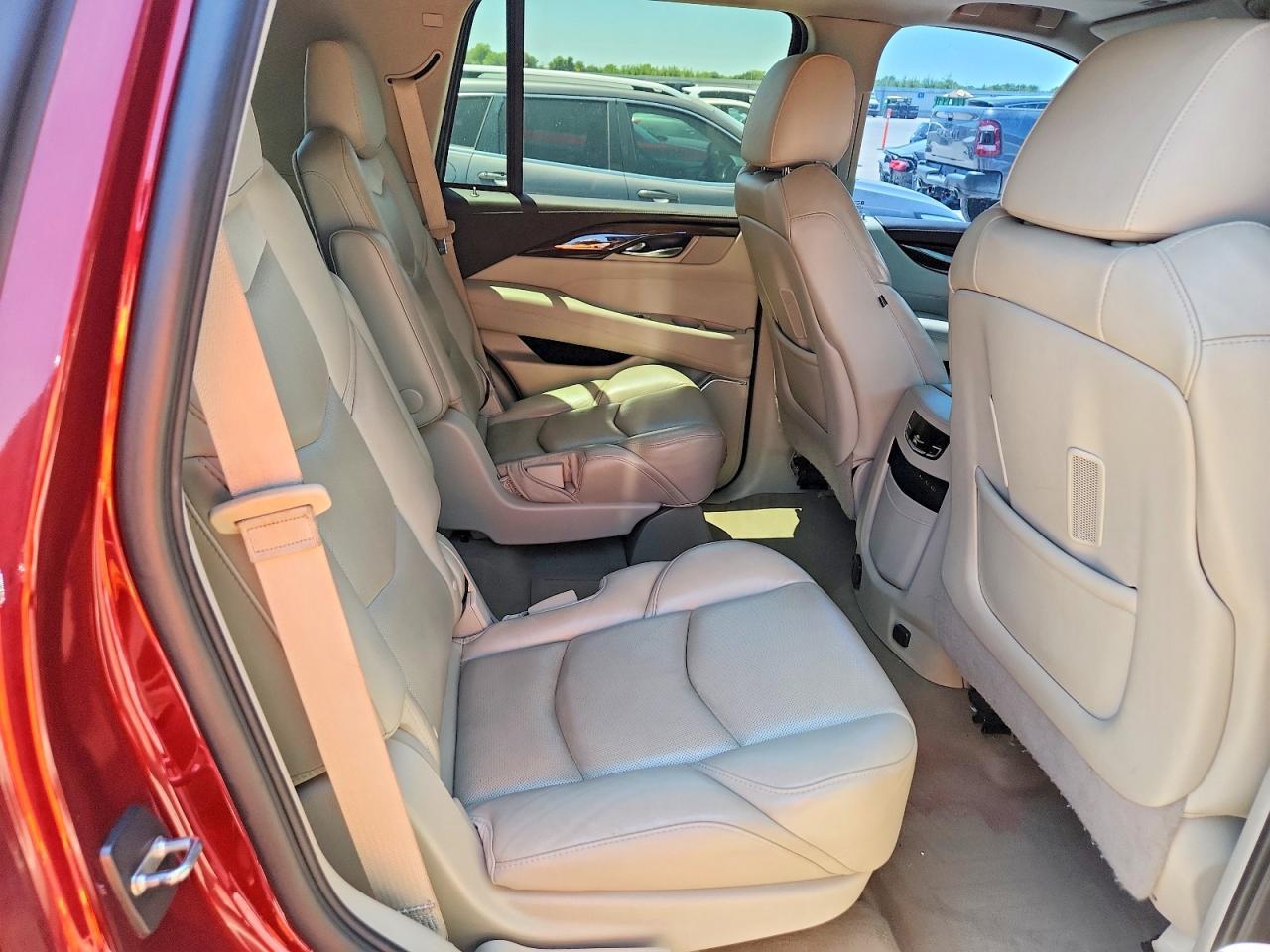 2017 Cadillac Escalade Premium Luxury - zdjęcie 11