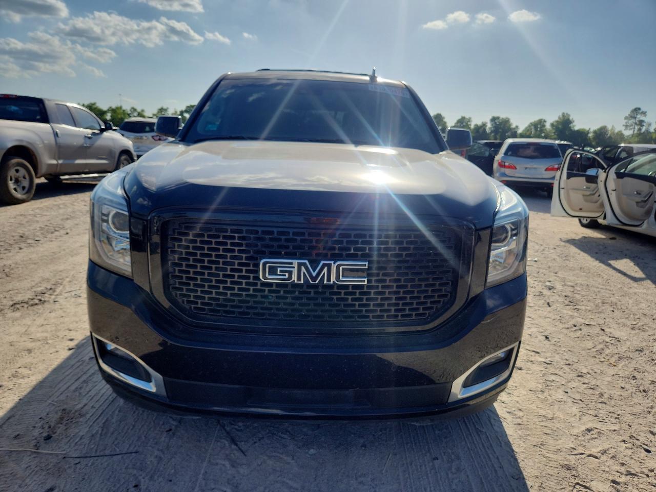 2016 GMC Yukon Denali - zdjęcie 5