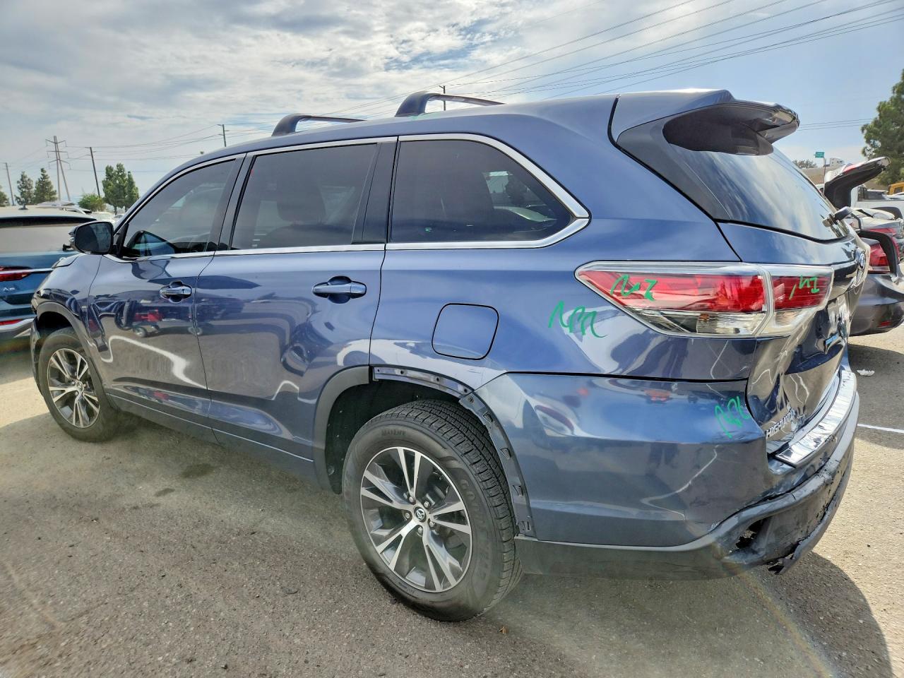 2015 Toyota Highlander Le - zdjęcie 2