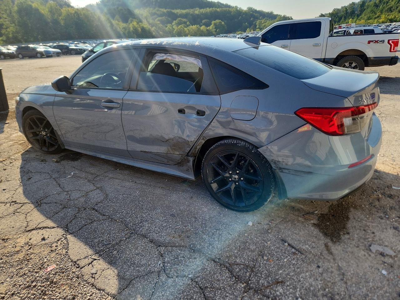 2024 Honda Civic Sport - zdjęcie 2