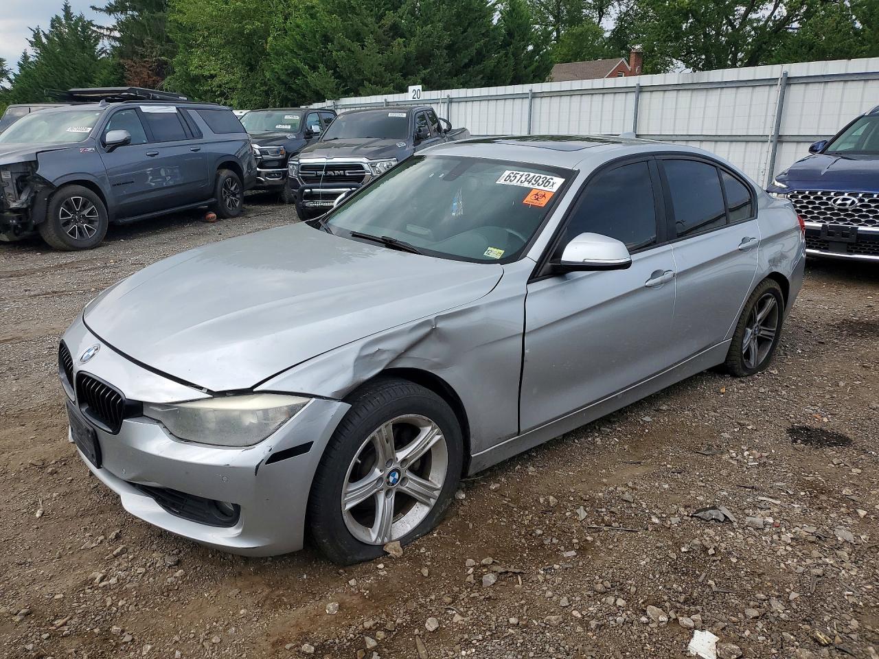 2014 BMW Seria 3 328i - zdjęcie główne