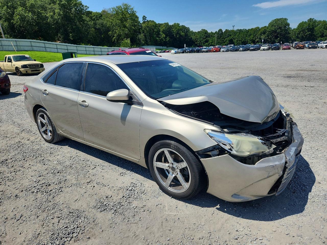 2015 Toyota Camry Le - zdjęcie 4