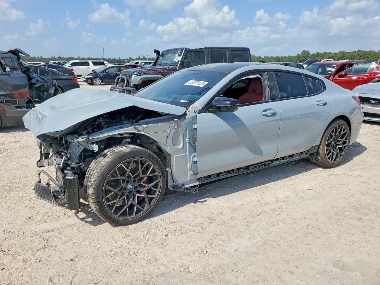 2025 BMW M8 - zdjęcie główne