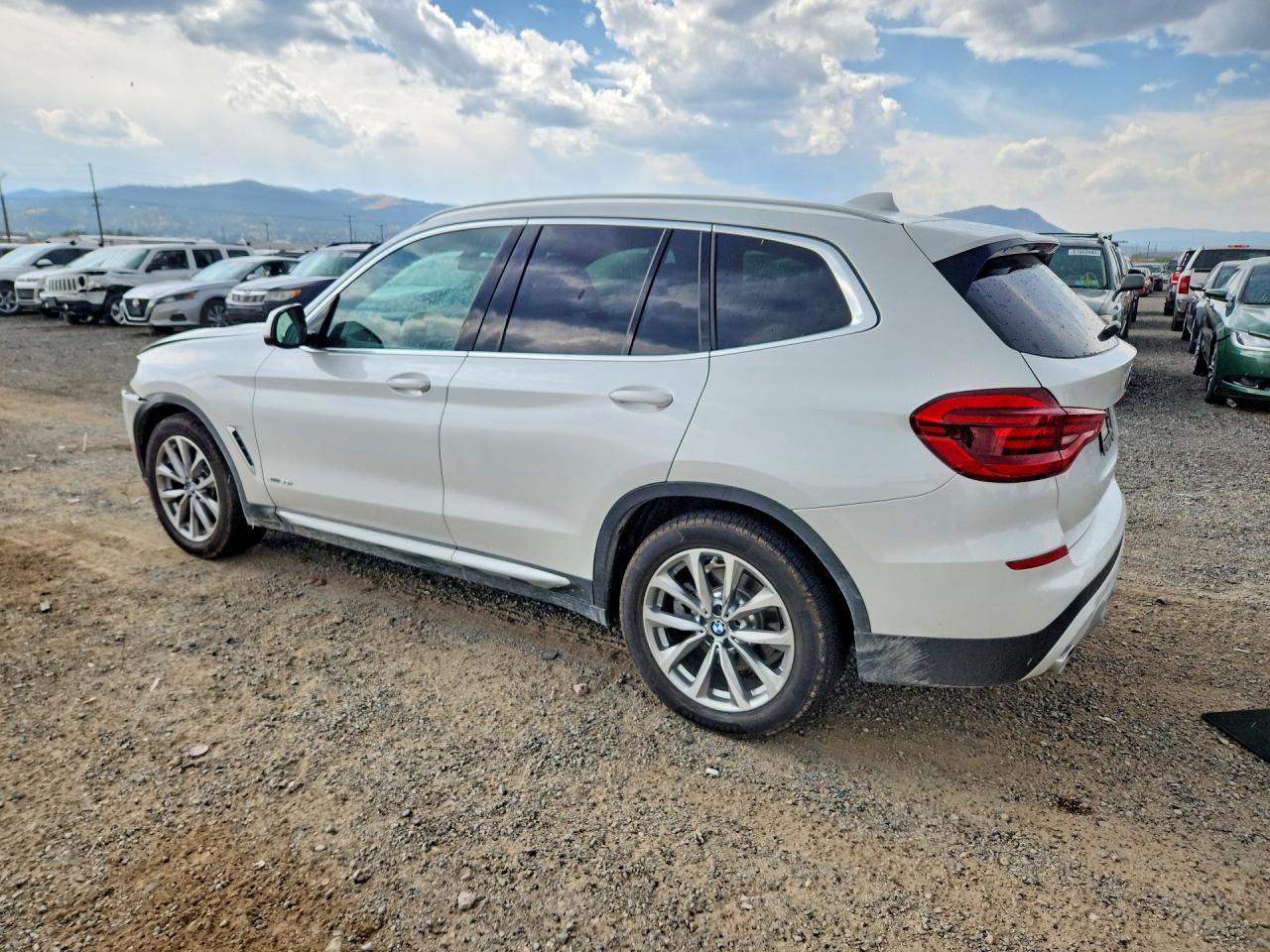 2018 BMW X3 xDrive30I - zdjęcie 2