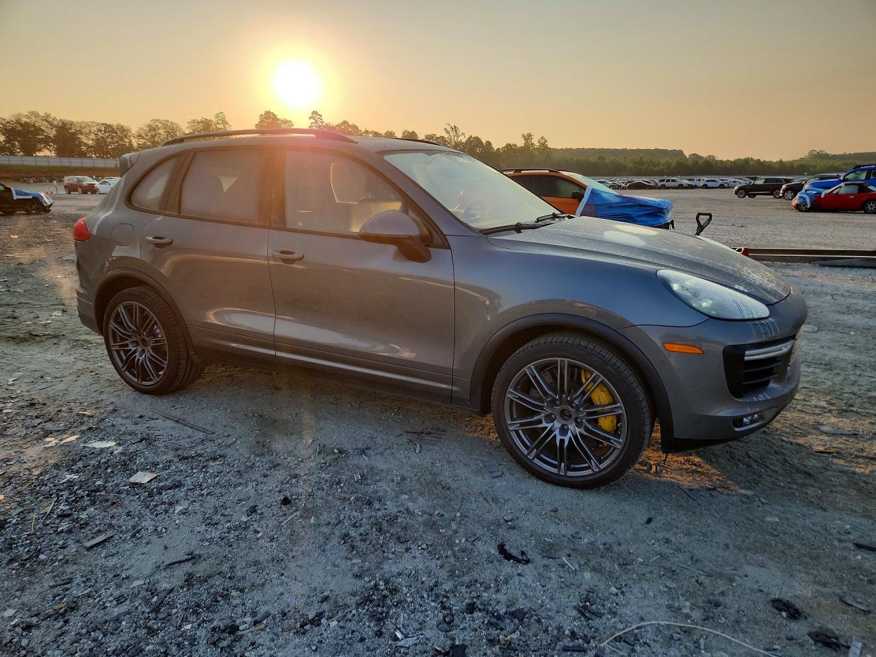 2015 Porsche Cayenne Turbo - zdjęcie 4