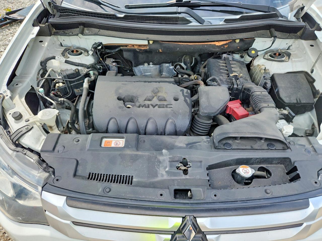 2015 Mitsubishi Outlander Se - zdjęcie 12