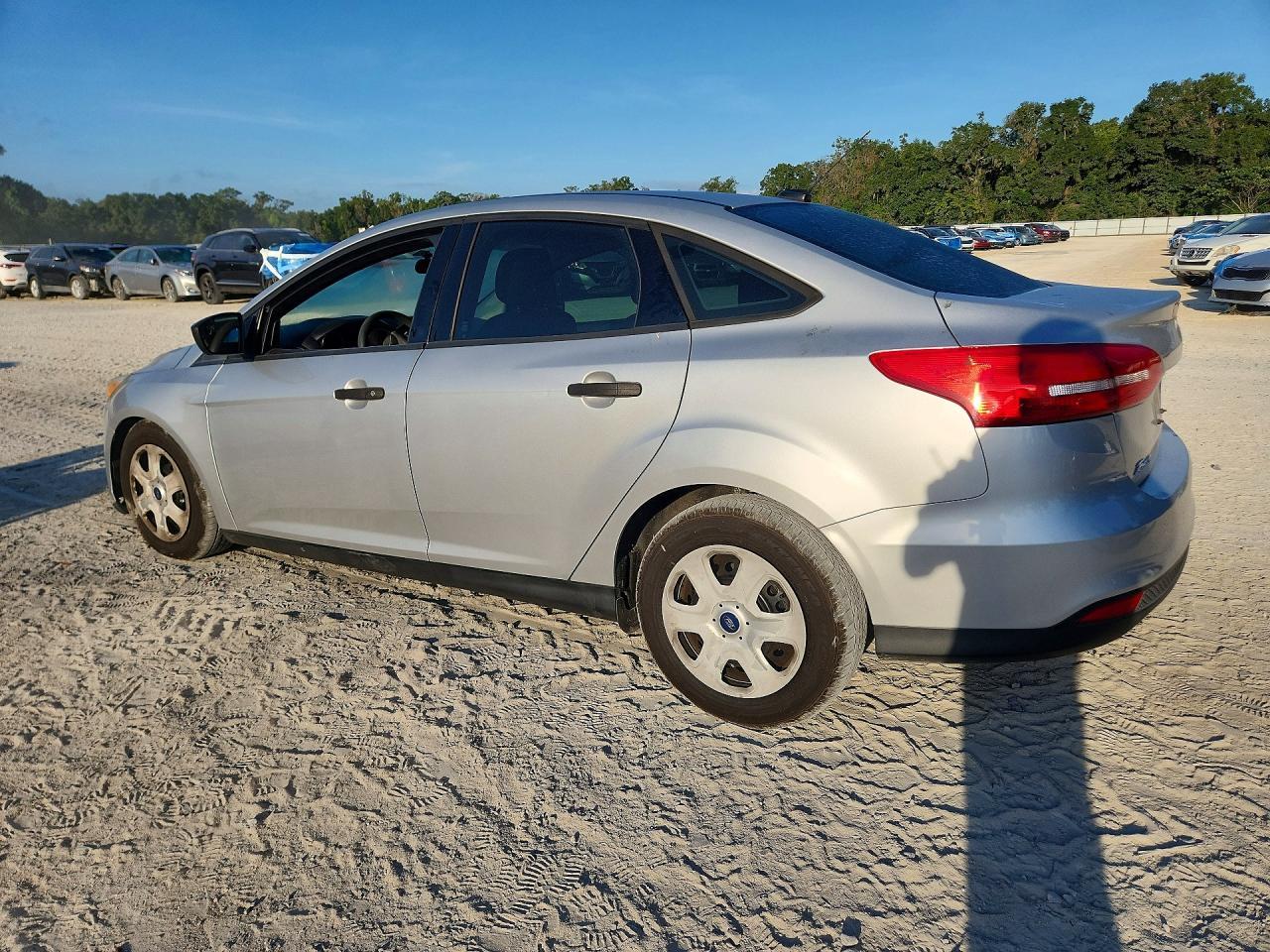 2015 Ford Focus S - zdjęcie 2