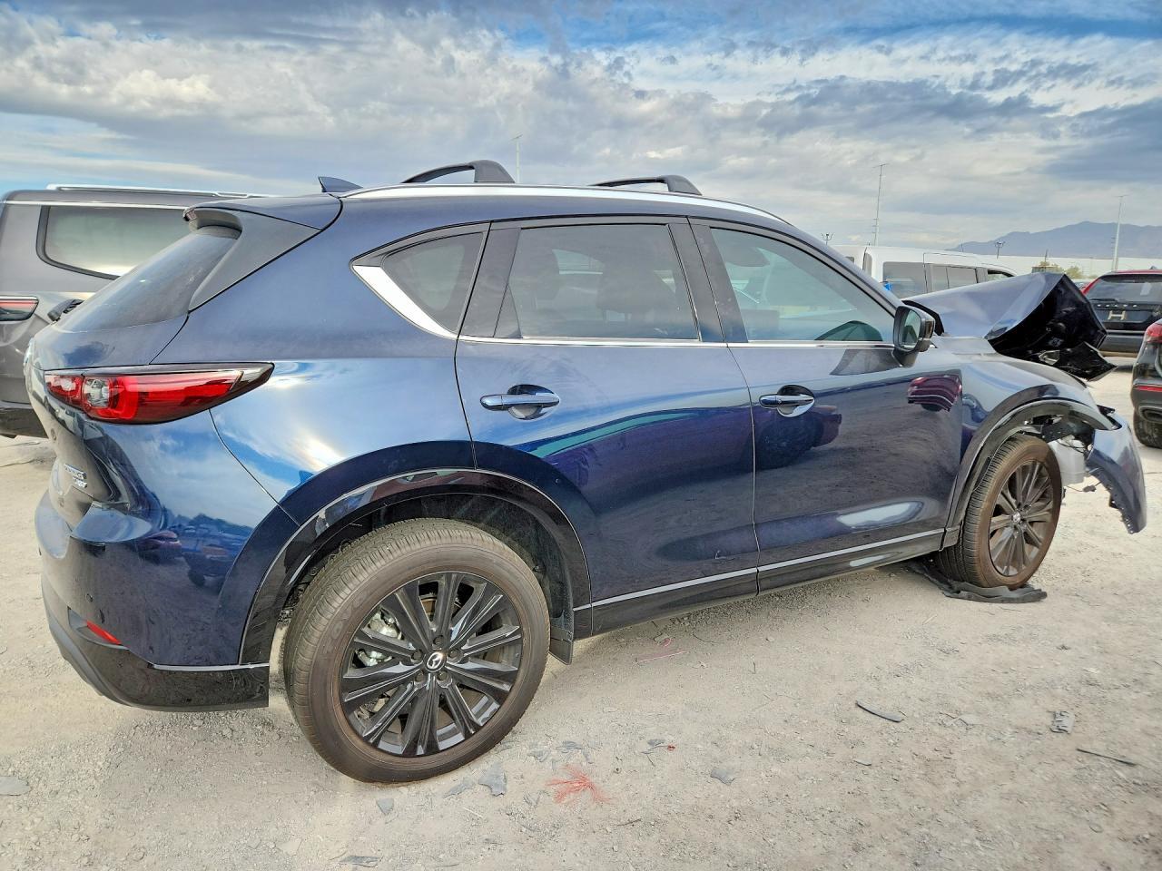 2025 Mazda Cx-5 Premium - zdjęcie 3