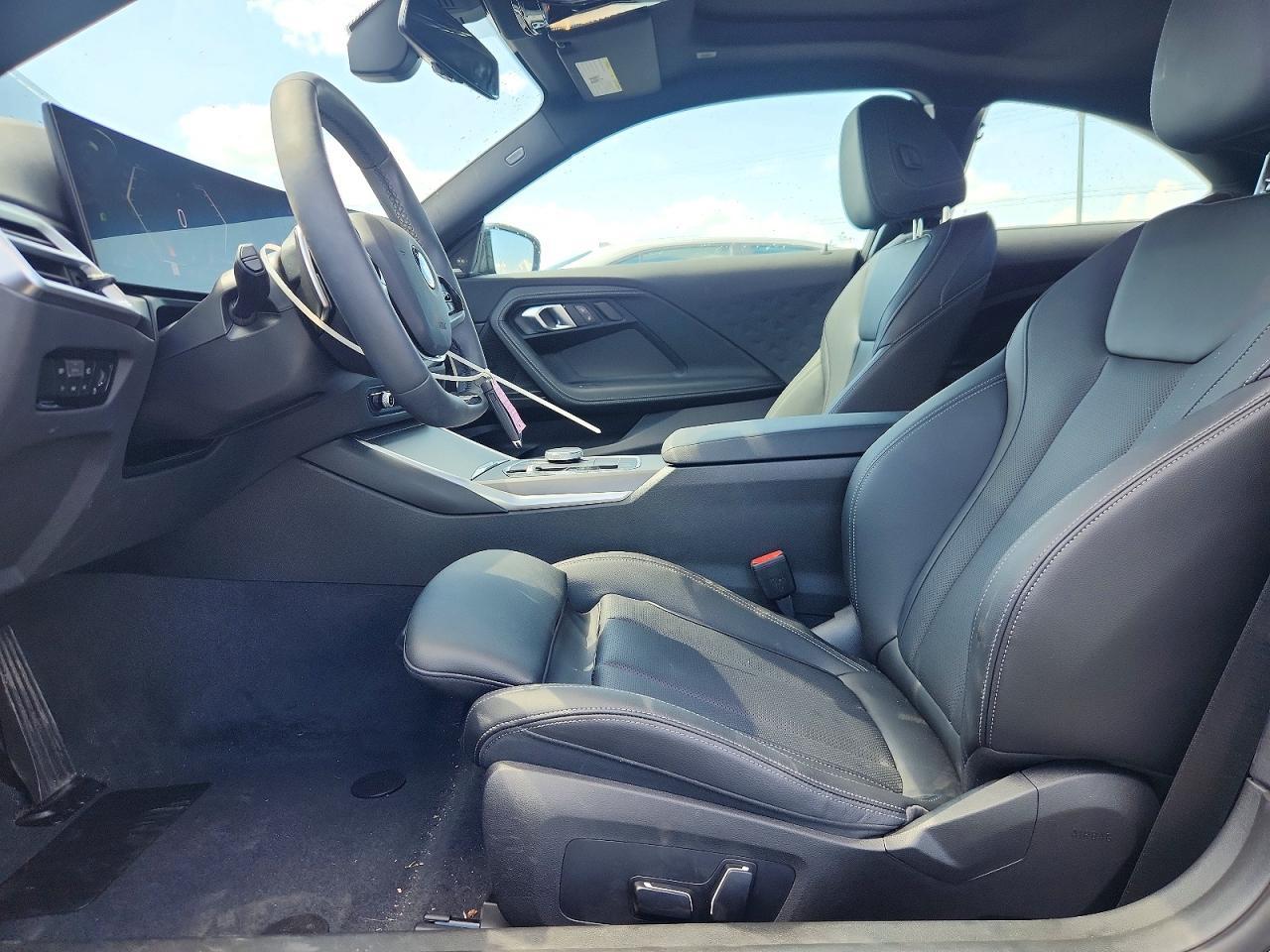 2025 BMW 230I - zdjęcie 7