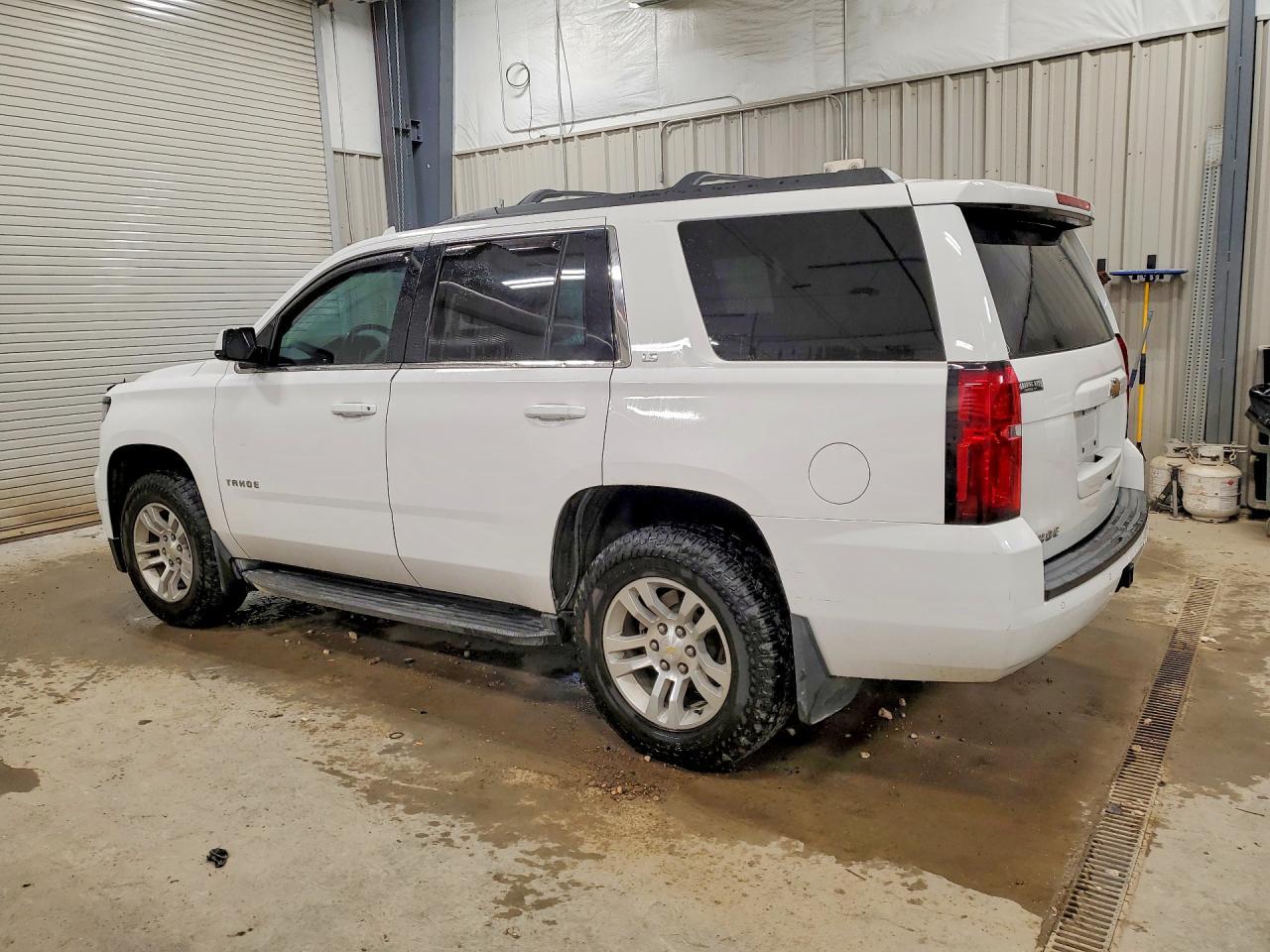 2015 Chevrolet Tahoe K1500 Ls - zdjęcie 2