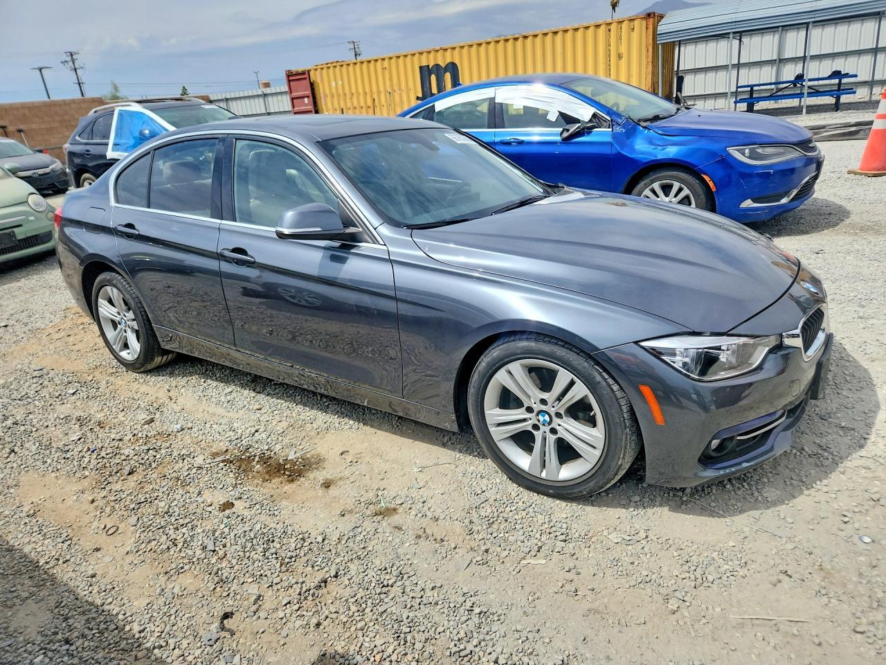 2018 BMW 330 I - zdjęcie 4