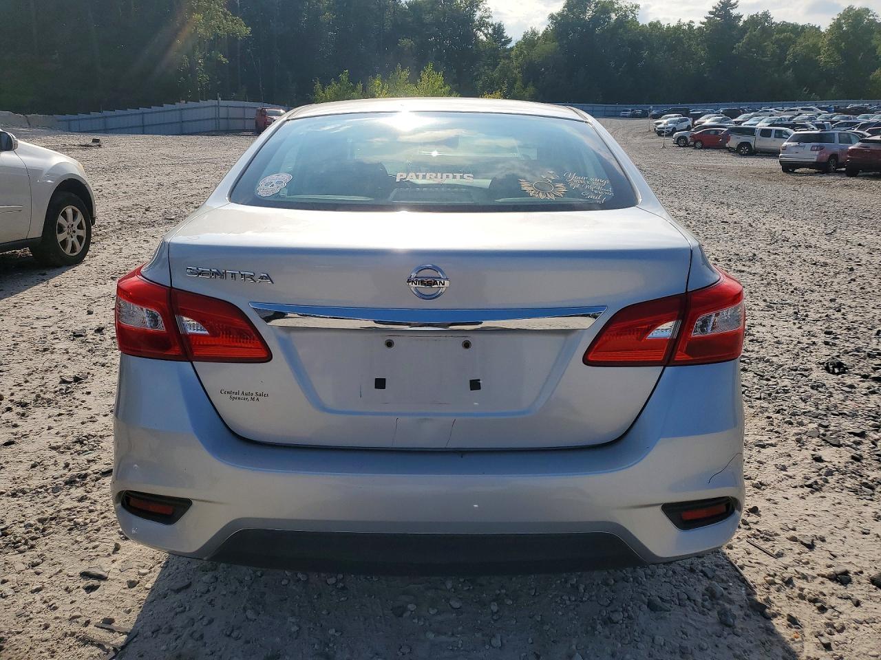 2016 Nissan Sentra S - zdjęcie 6