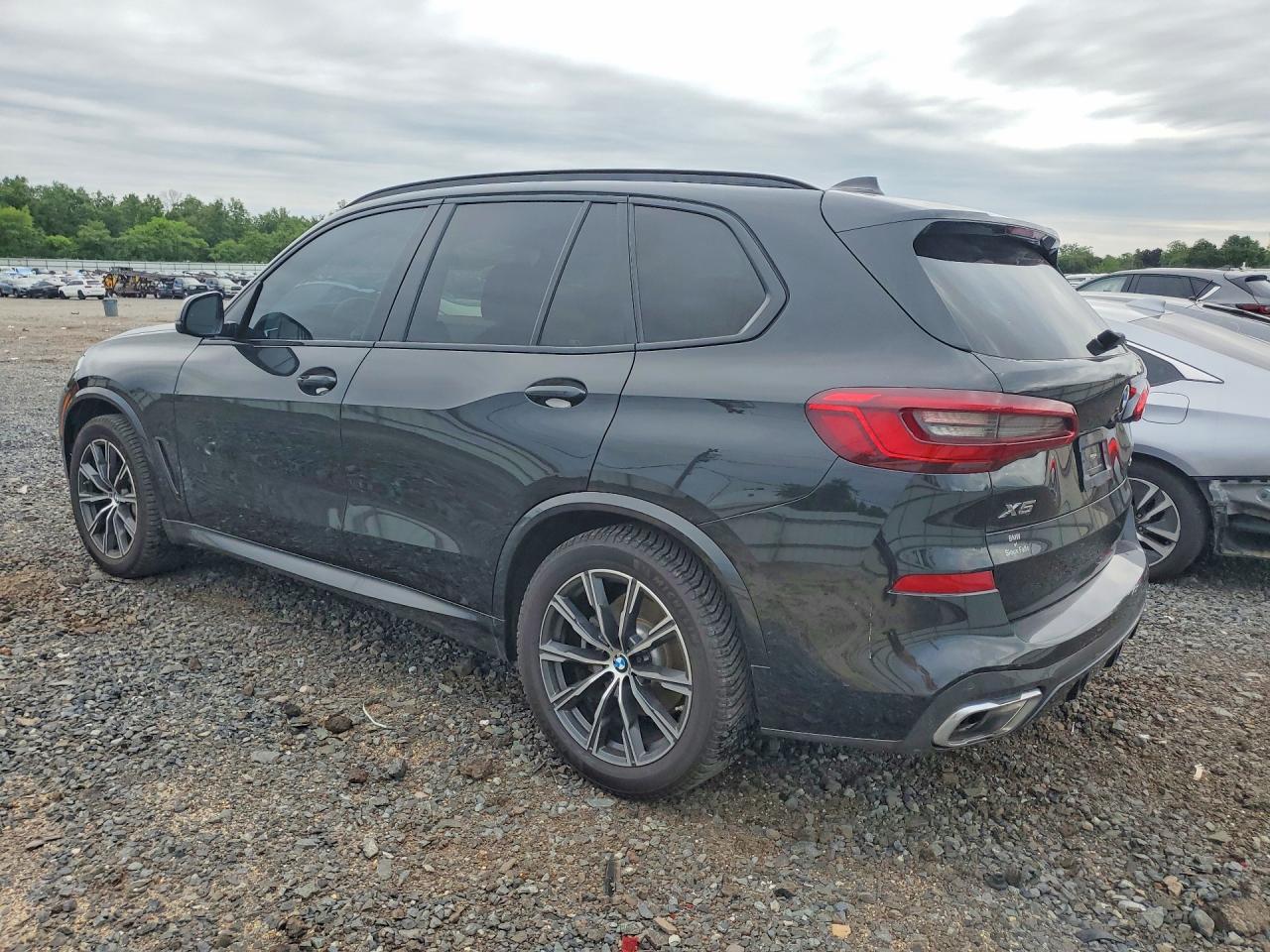 2019 BMW X5 xDrive50I - zdjęcie 2