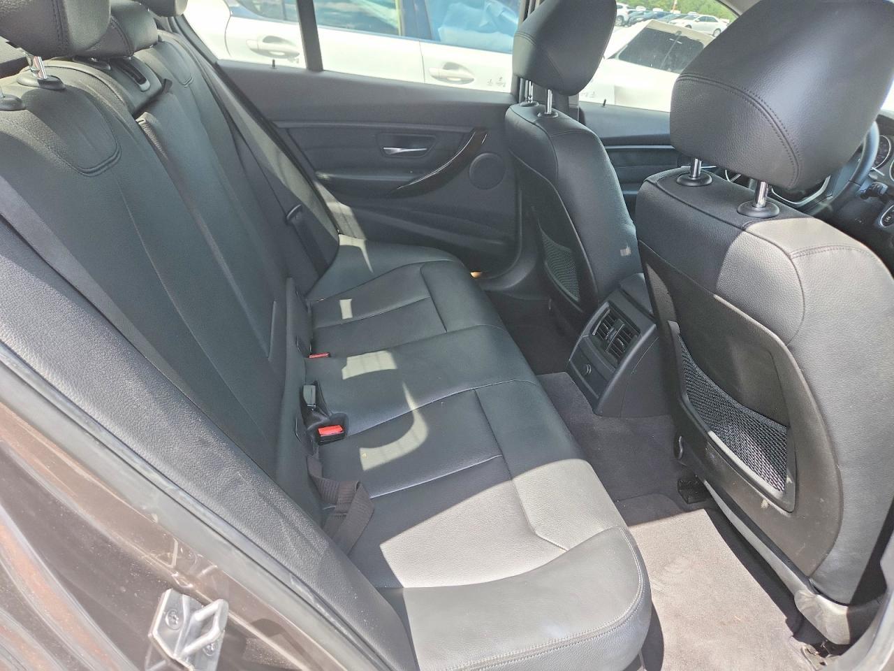 2015 BMW 328 I - zdjęcie 10