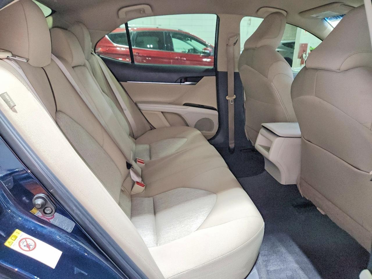 2018 Toyota Camry Le - zdjęcie 10