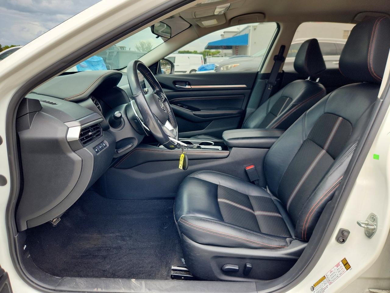 2023 Nissan Altima Sr - zdjęcie 7