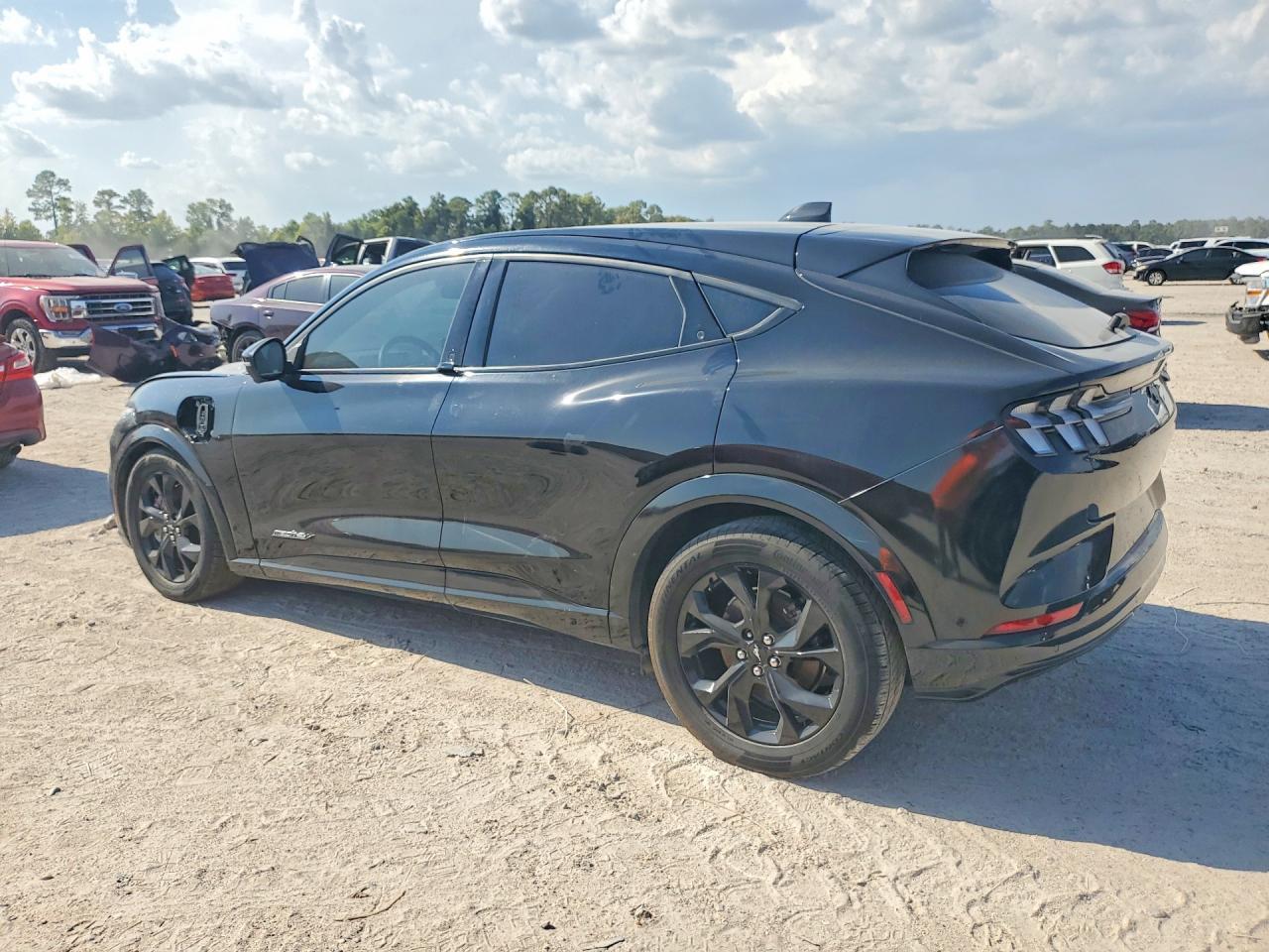 2023 Ford Mustang Mach-E Premium - zdjęcie 2