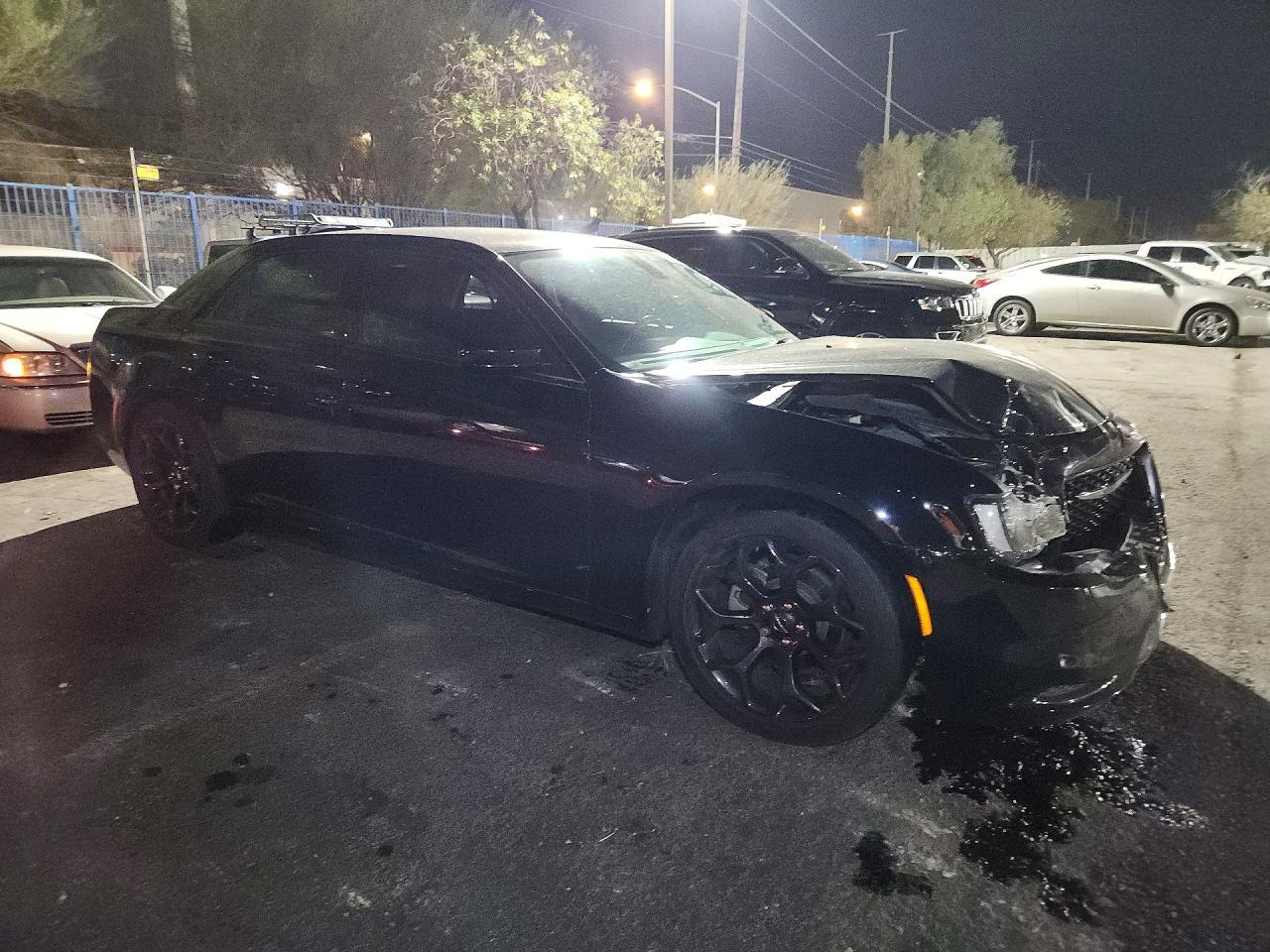 2020 Chrysler 300 Touring - zdjęcie 4