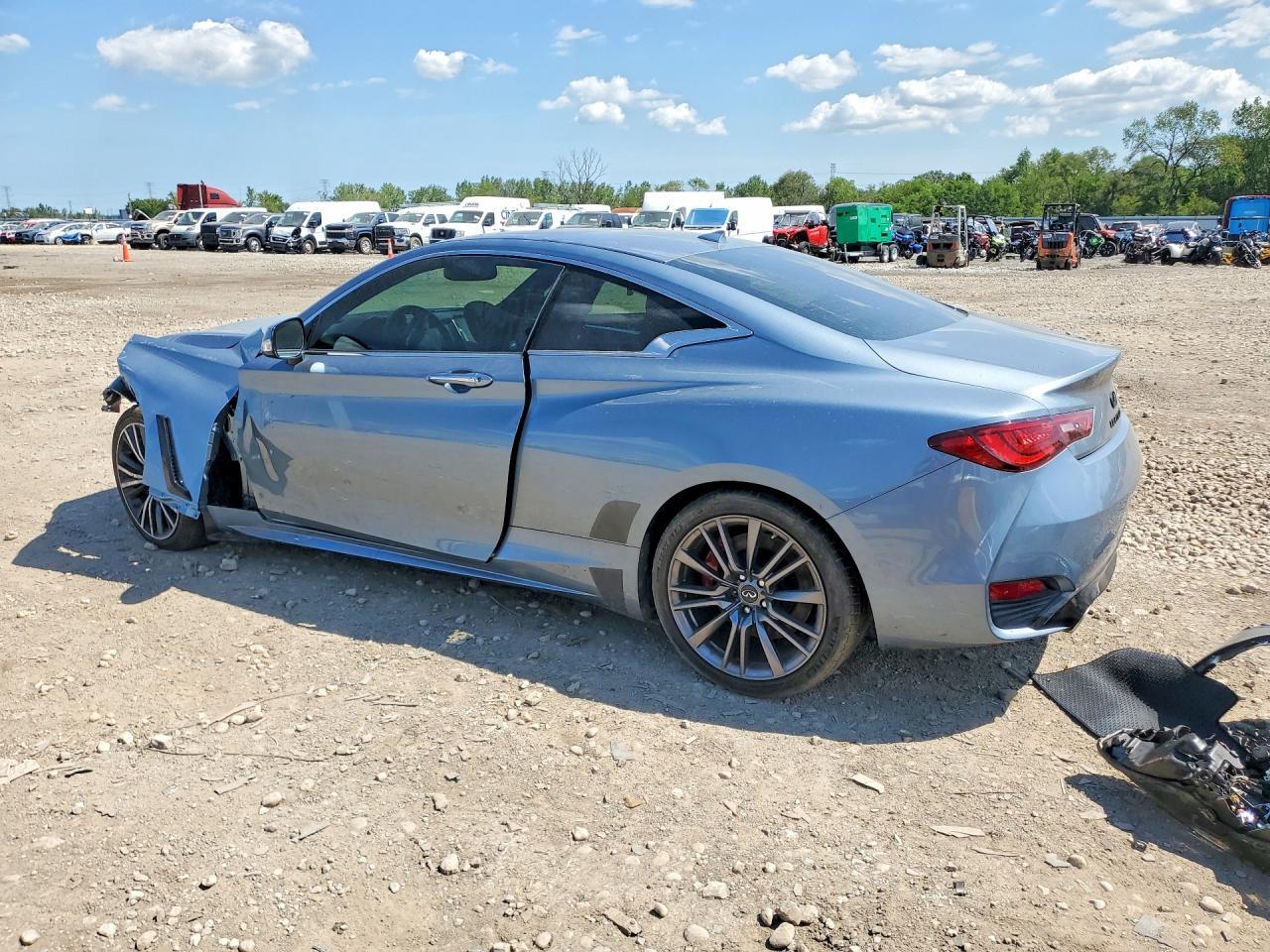 2017 Infiniti Q60 Red Sport 400 - zdjęcie 2