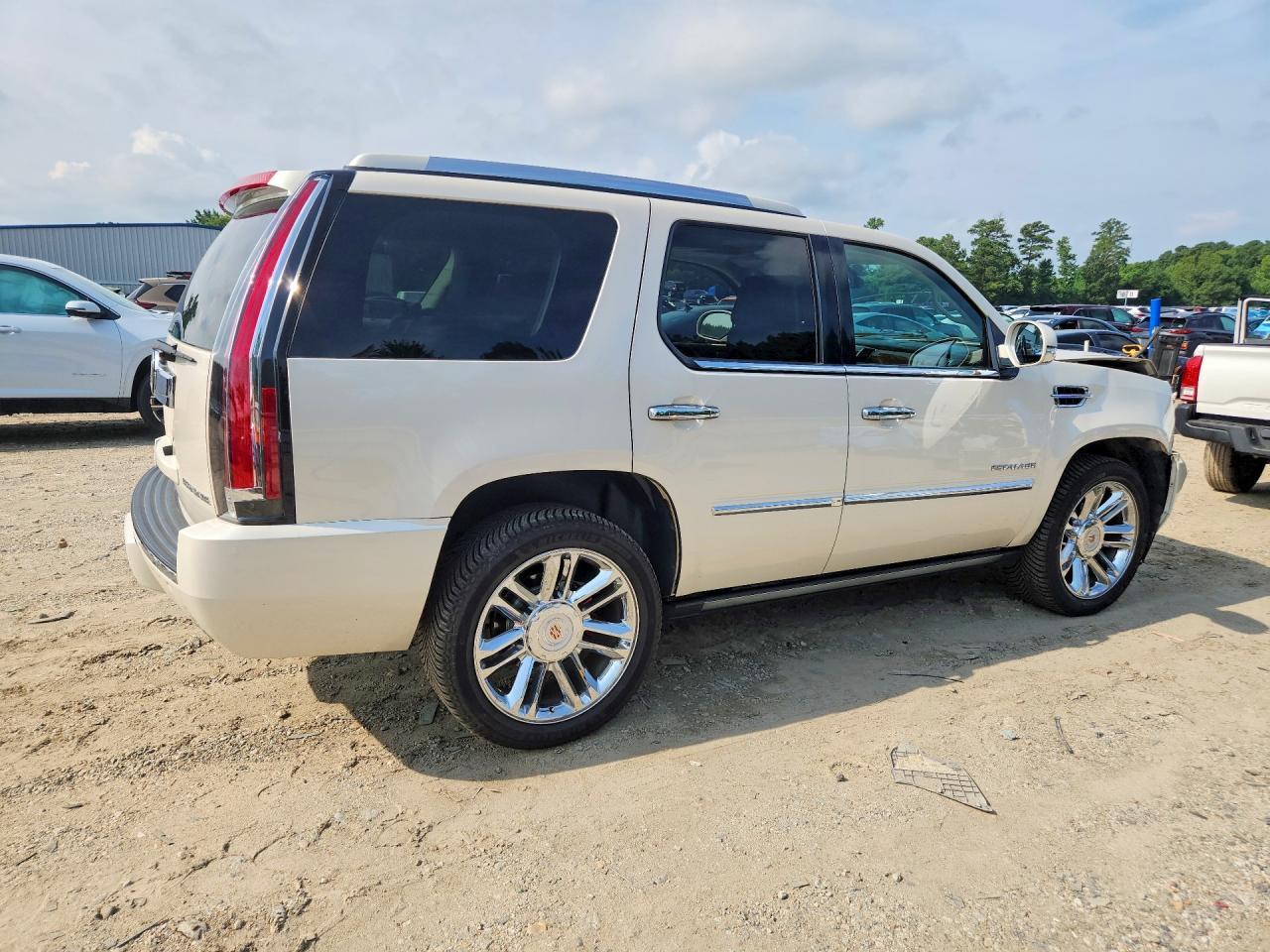 2013 Cadillac Escalade Platinum - zdjęcie 3