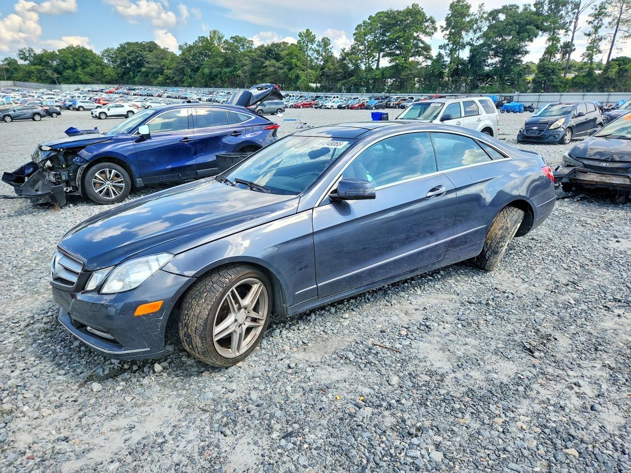 2013 Mercedes-Benz E 350 - zdjęcie główne