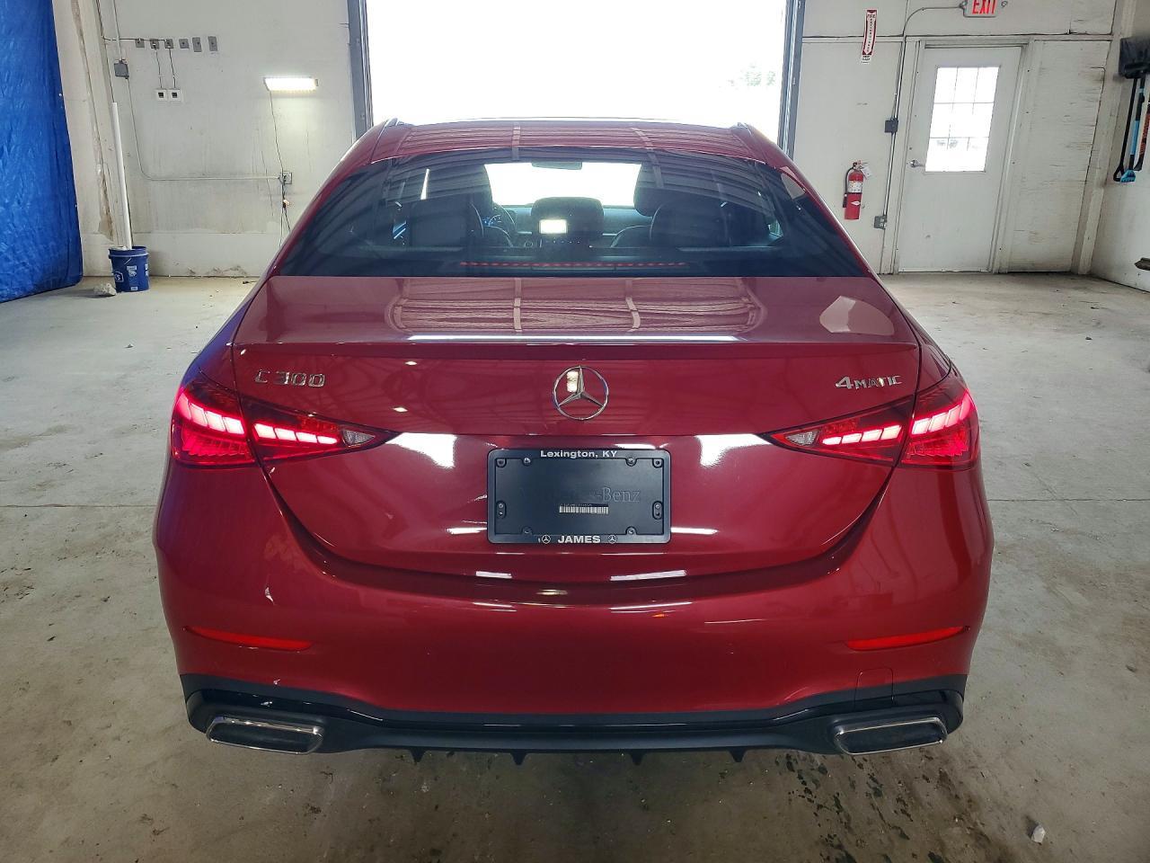 2025 Mercedes-Benz C 300 4Matic - zdjęcie 6