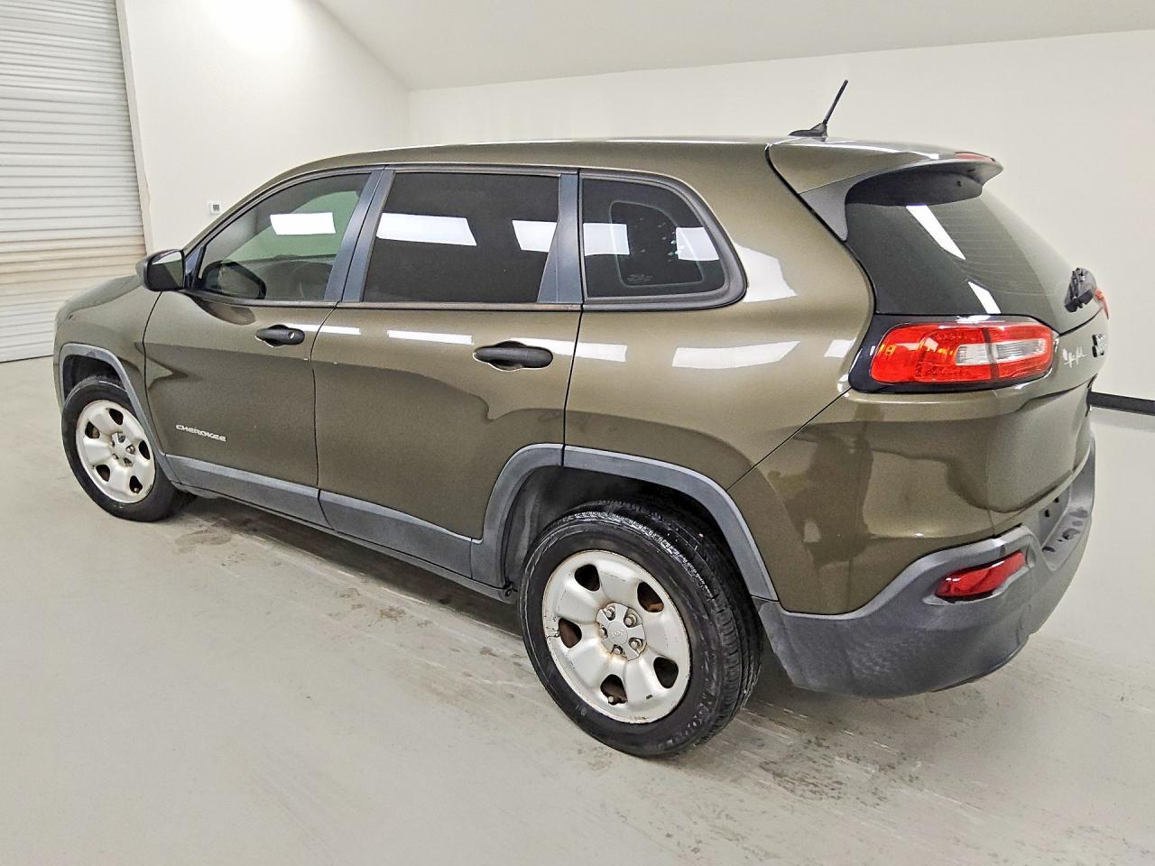 2014 Jeep Cherokee Sport - zdjęcie 2