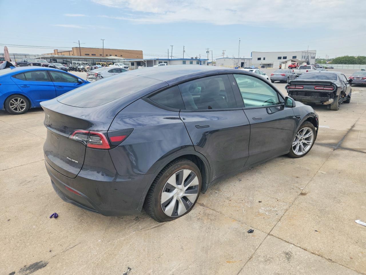2024 Tesla Model Y - zdjęcie 3