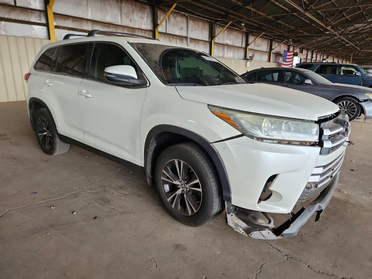 2019 Toyota Highlander Le - zdjęcie 4