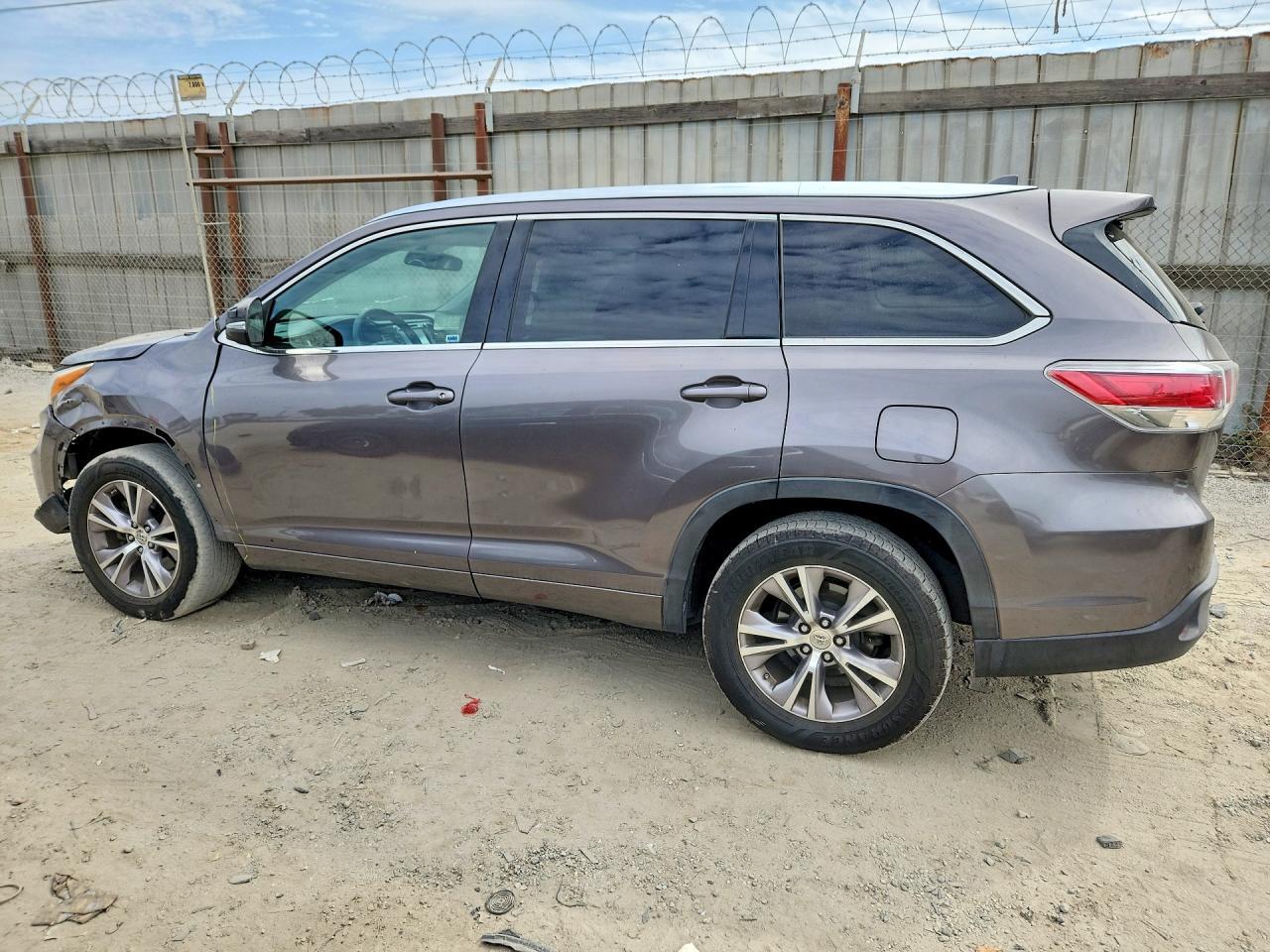 2015 Toyota Highlander Xle - zdjęcie 2