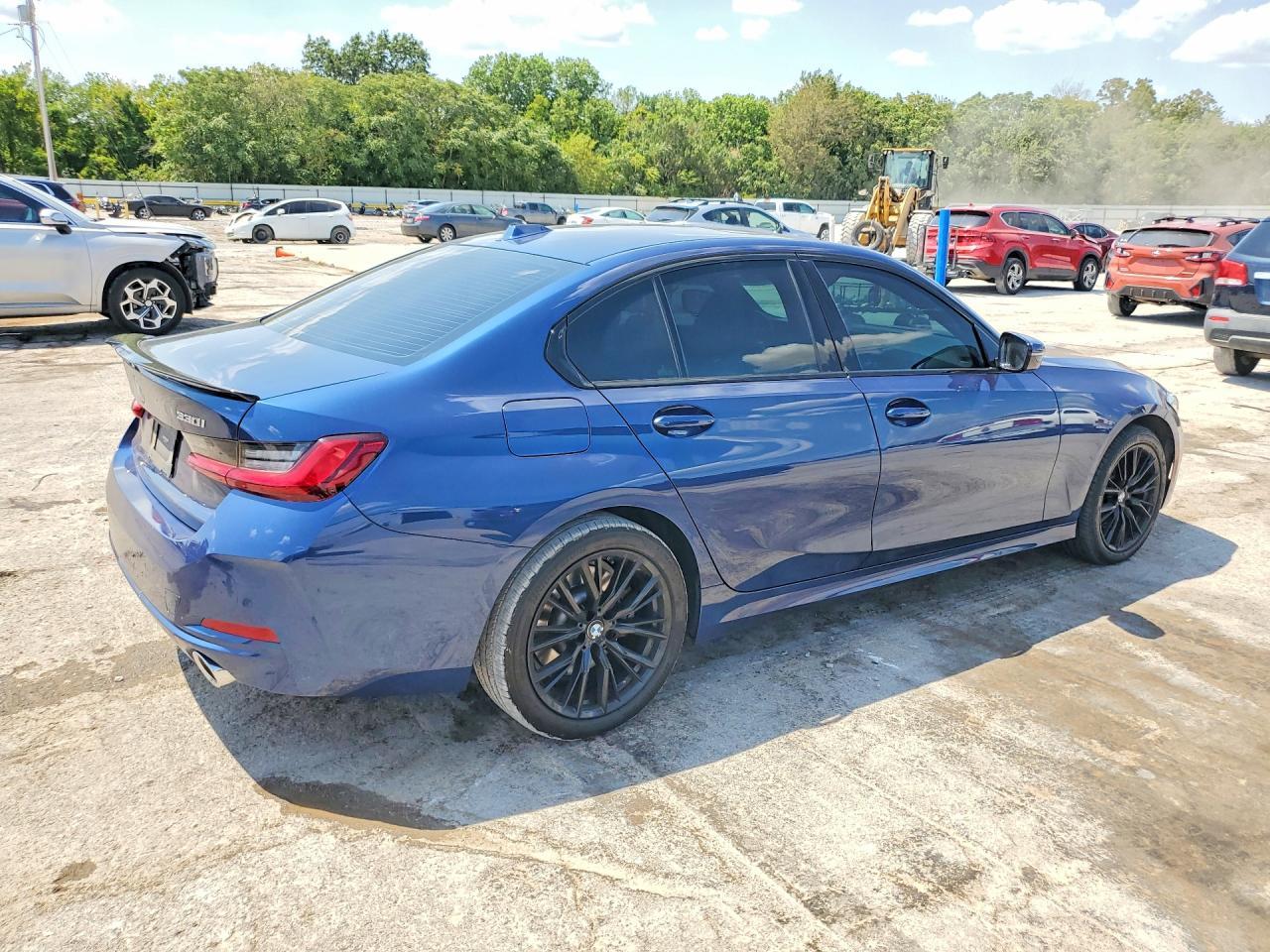 2023 BMW 330Xi - zdjęcie 3