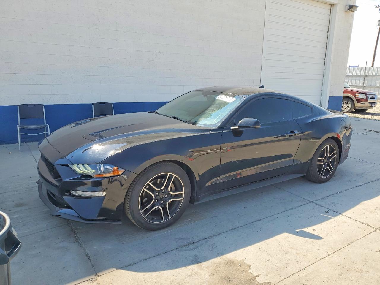 2020 Ford Mustang - zdjęcie główne