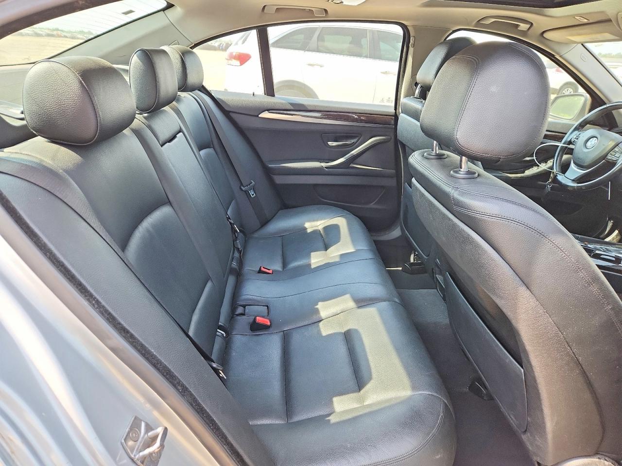 2015 BMW Seria 5 535i - zdjęcie 10